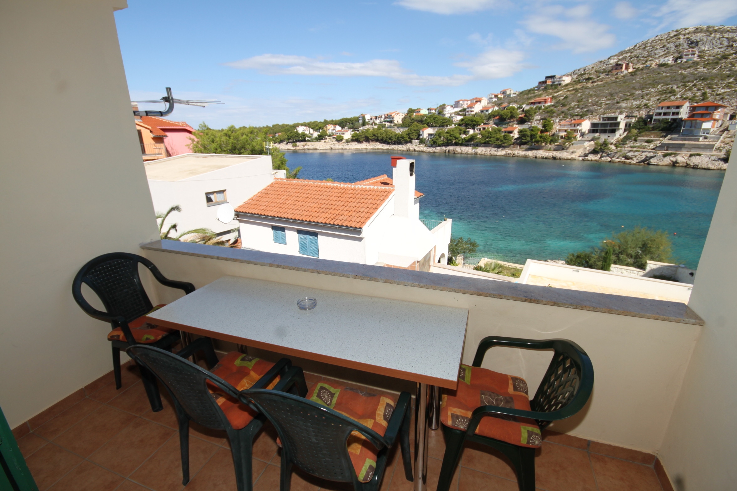 One bedroom apartment near beach Bilo, Primošten (A-8364-b)
