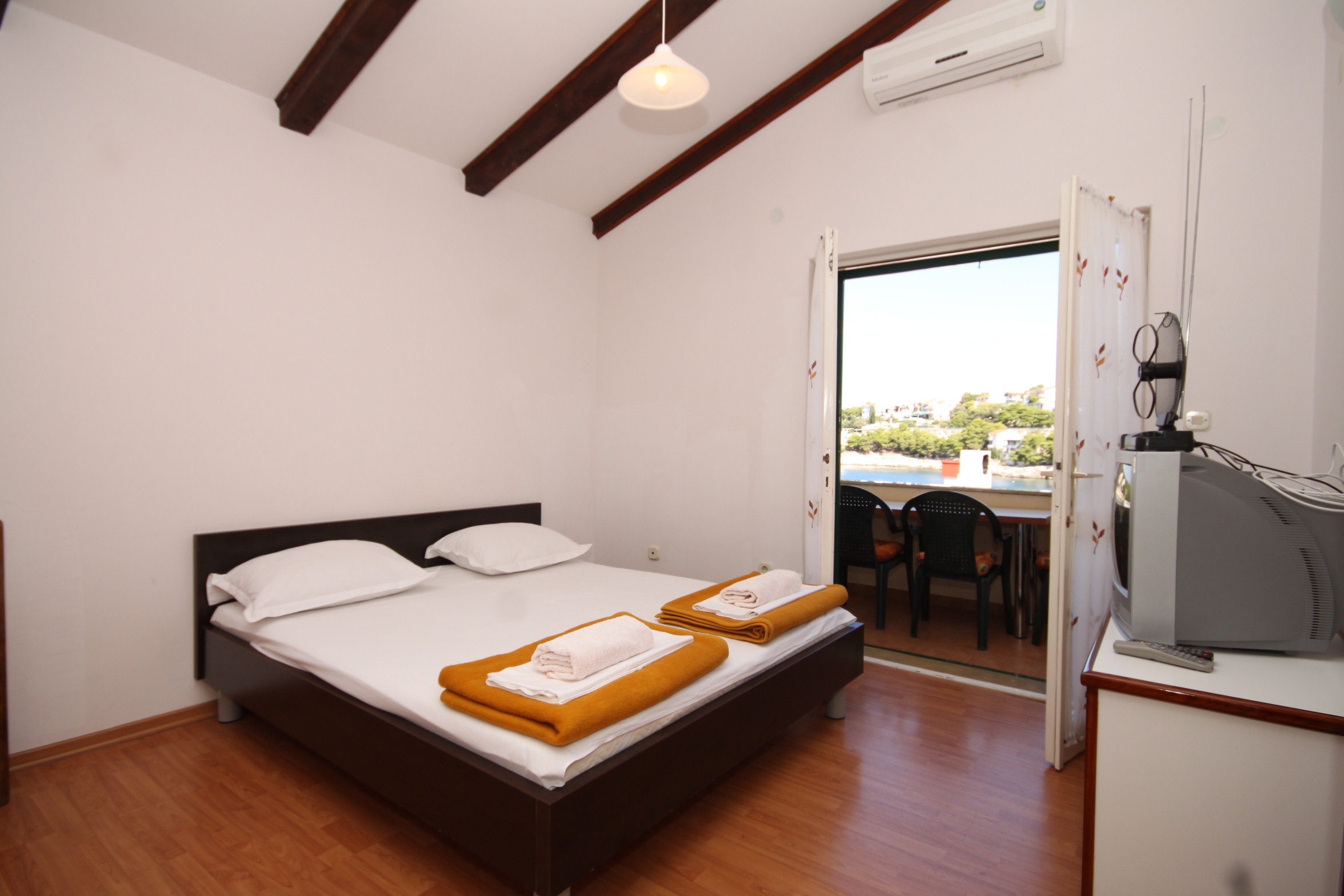 One bedroom apartment near beach Bilo, Primošten (A-8364-b)