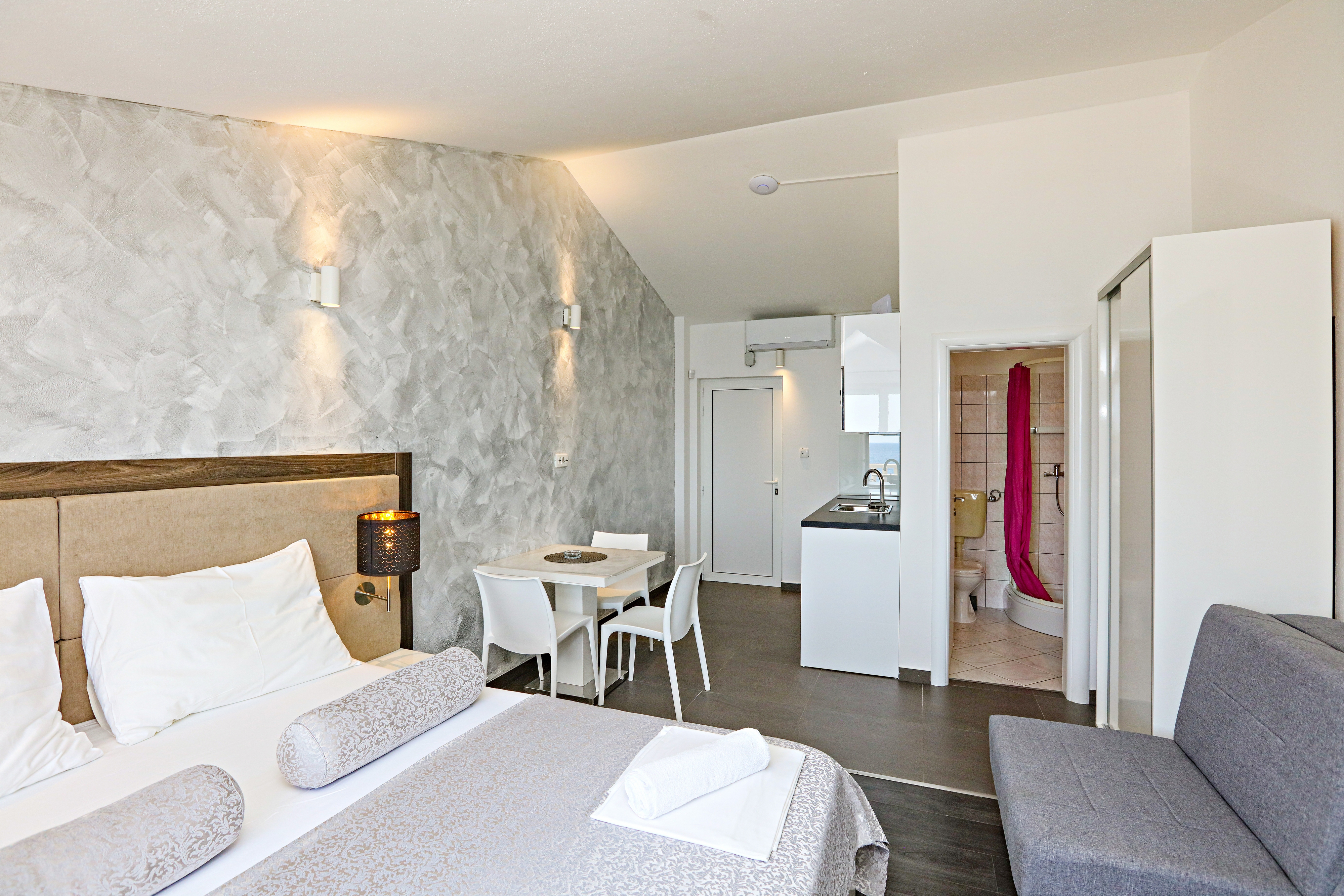 Studio flat near beach Zečevo Rtić, Rogoznica (AS-8366-a)