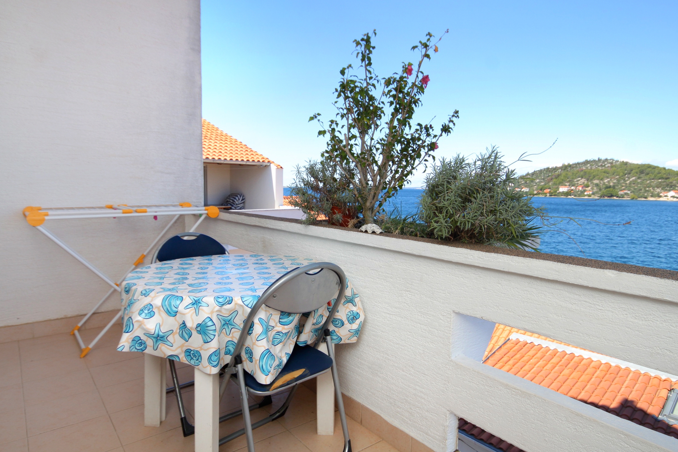 One bedroom apartment near beach Kali, Ugljan  A-b