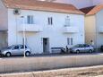 Kali, Ugljan, Parkeerplaats 837 - Appartementen near sea with pebble beach.