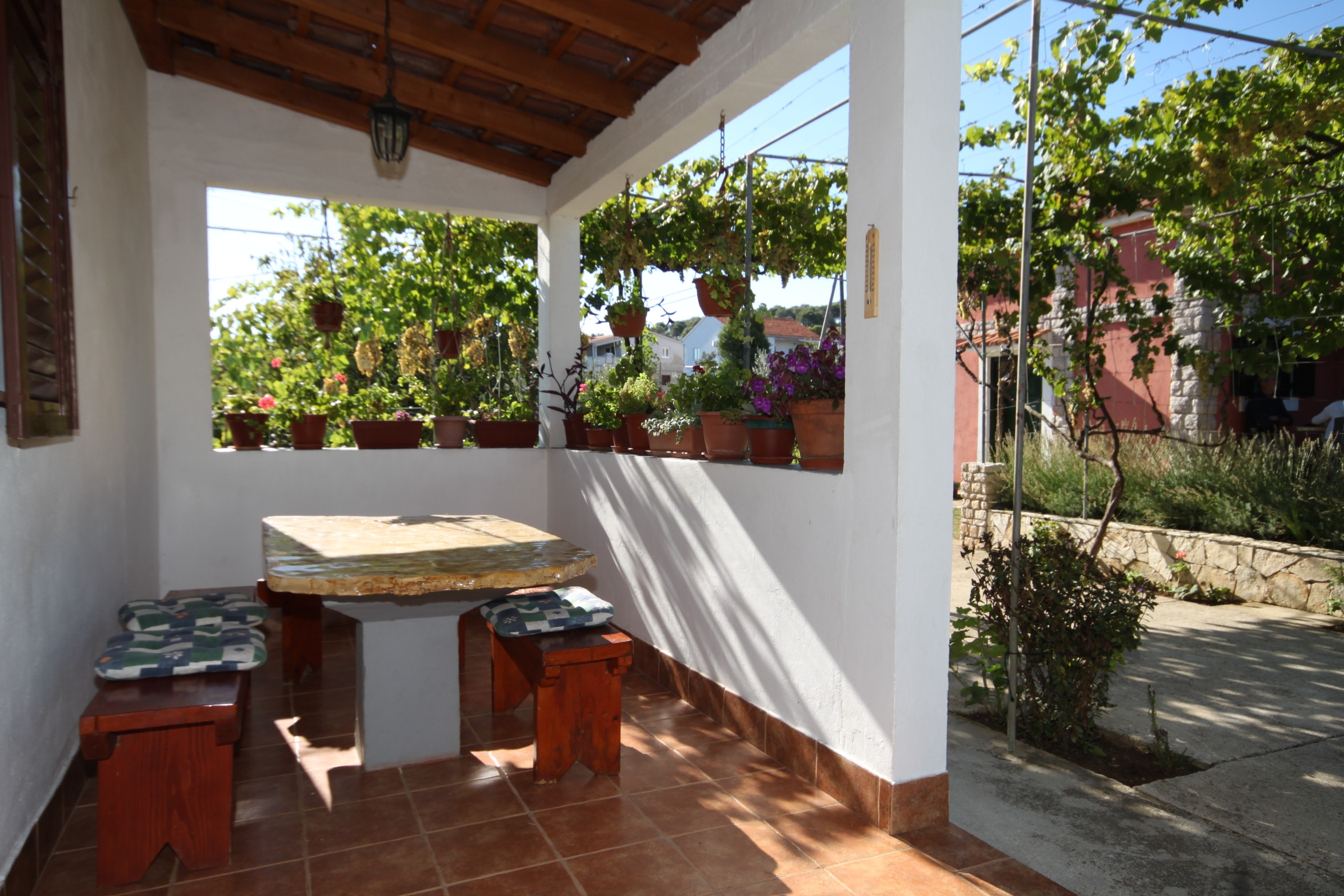 Two bedroom apartment with terrace Kraj, Pašman (A-8372-a)