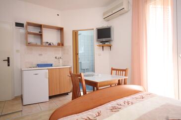 Dining room Tkon, Dining room in the studio-apartment, air condition available, (pet friendly) and WiFi.
