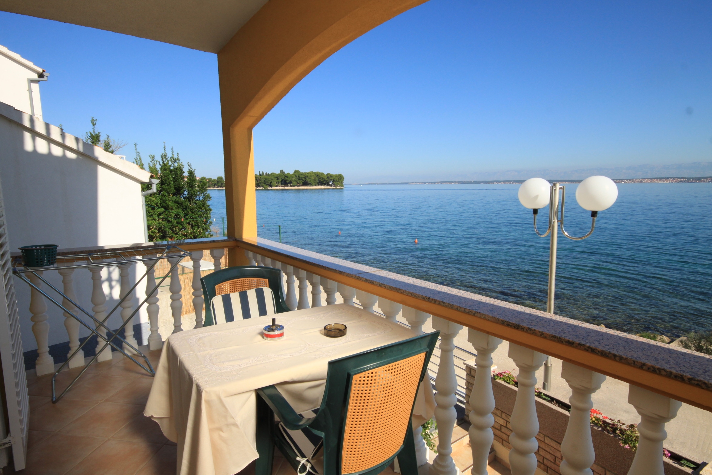 One bedroom apartment near beach Preko, Ugljan (A-8384-a) One bedroom apartment near beach Preko, Ugljan (A-8384-a)