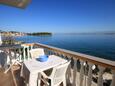 Preko, Terrasse dans l’hébergement en type apartment, avec la vue sur la mer, animaux acceptés et WiFi.