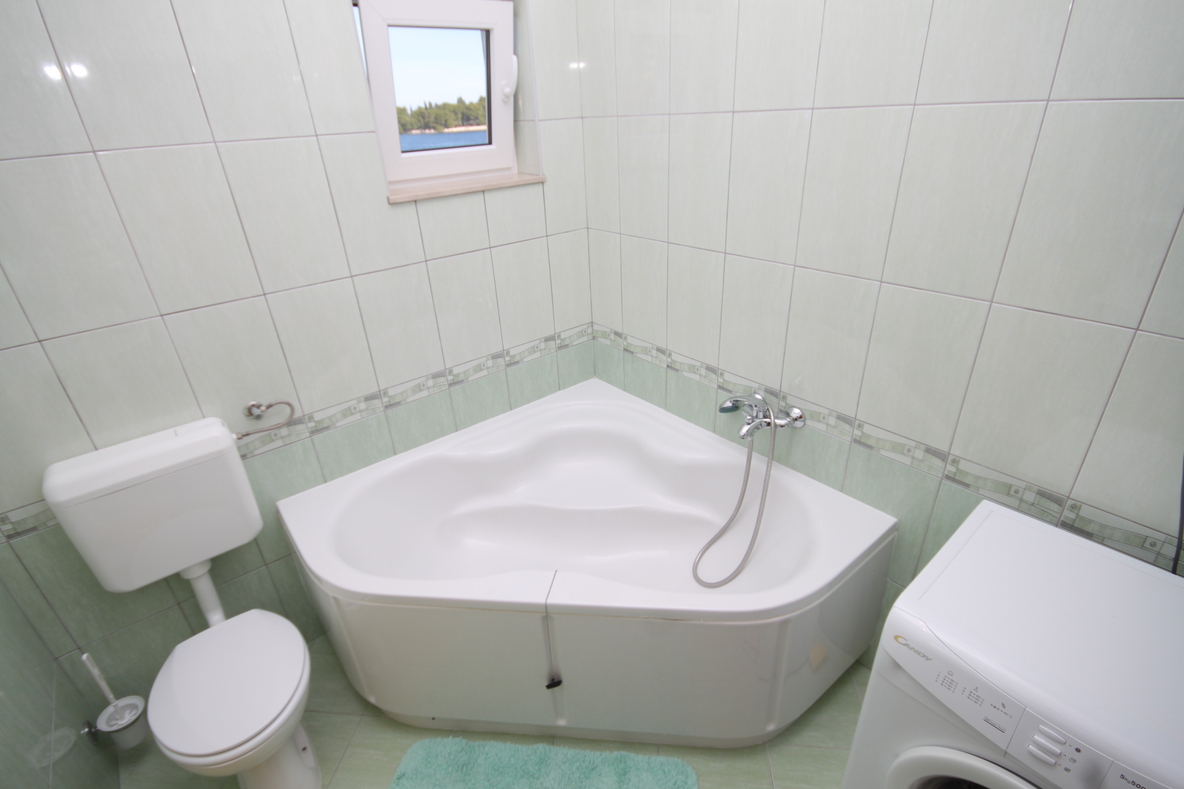 Three bedroom apartment near beach Preko, Ugljan  A-c