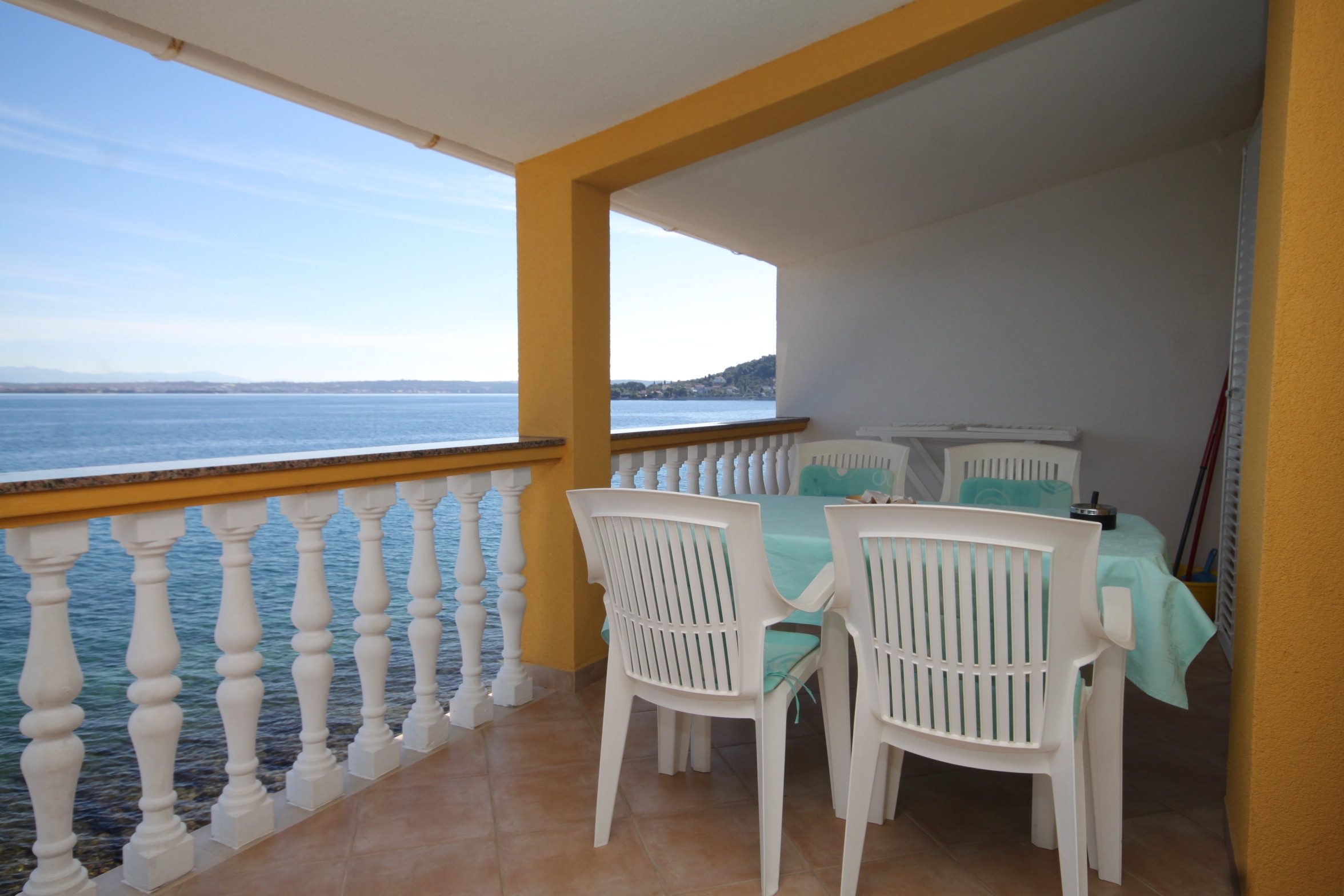 Three bedroom apartment near beach Preko, Ugljan (A-8384-c)