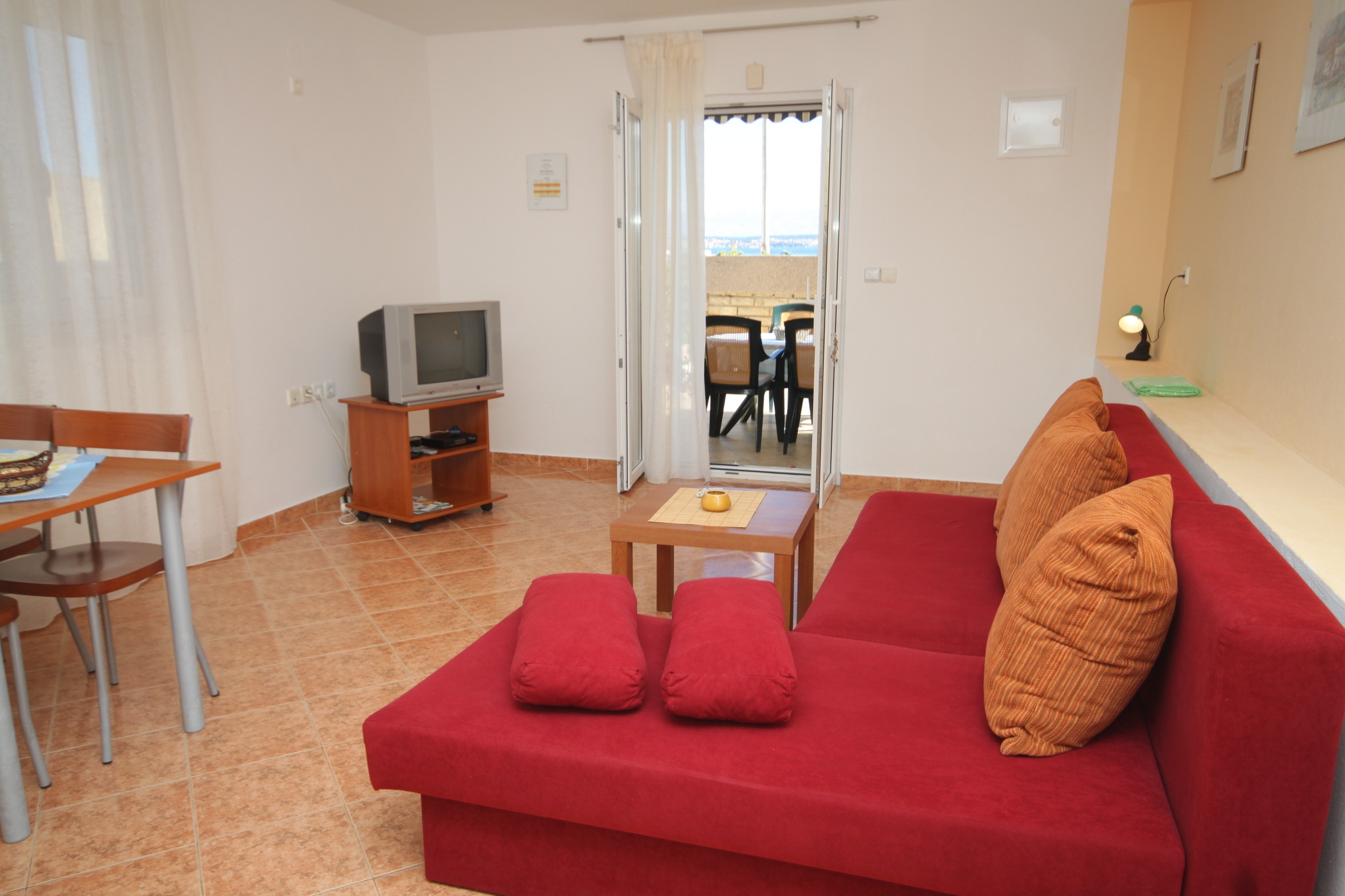 One bedroom apartment near beach Preko, Ugljan (A-8384-d) One bedroom apartment near beach Preko, Ugljan (A-8384-d)