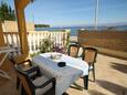 Preko, Terras in the apartment, with a sea view, (pet friendly) en WiFi.