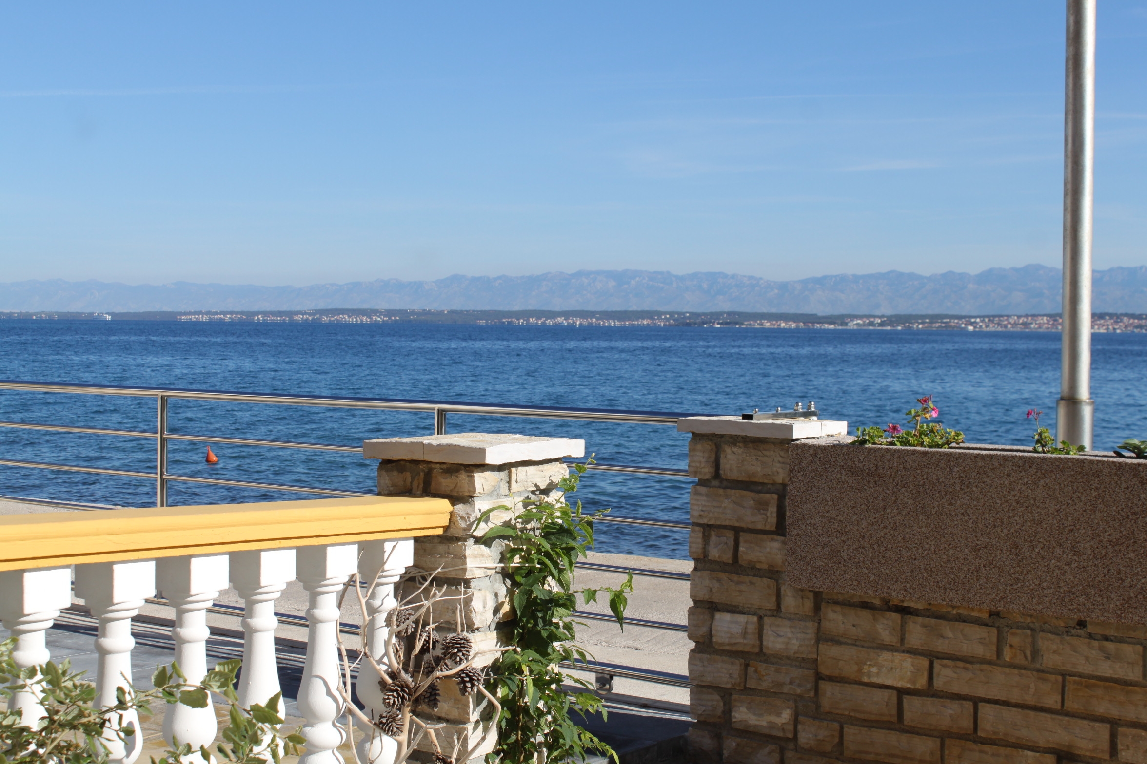 One bedroom apartment near beach Preko, Ugljan  A-d