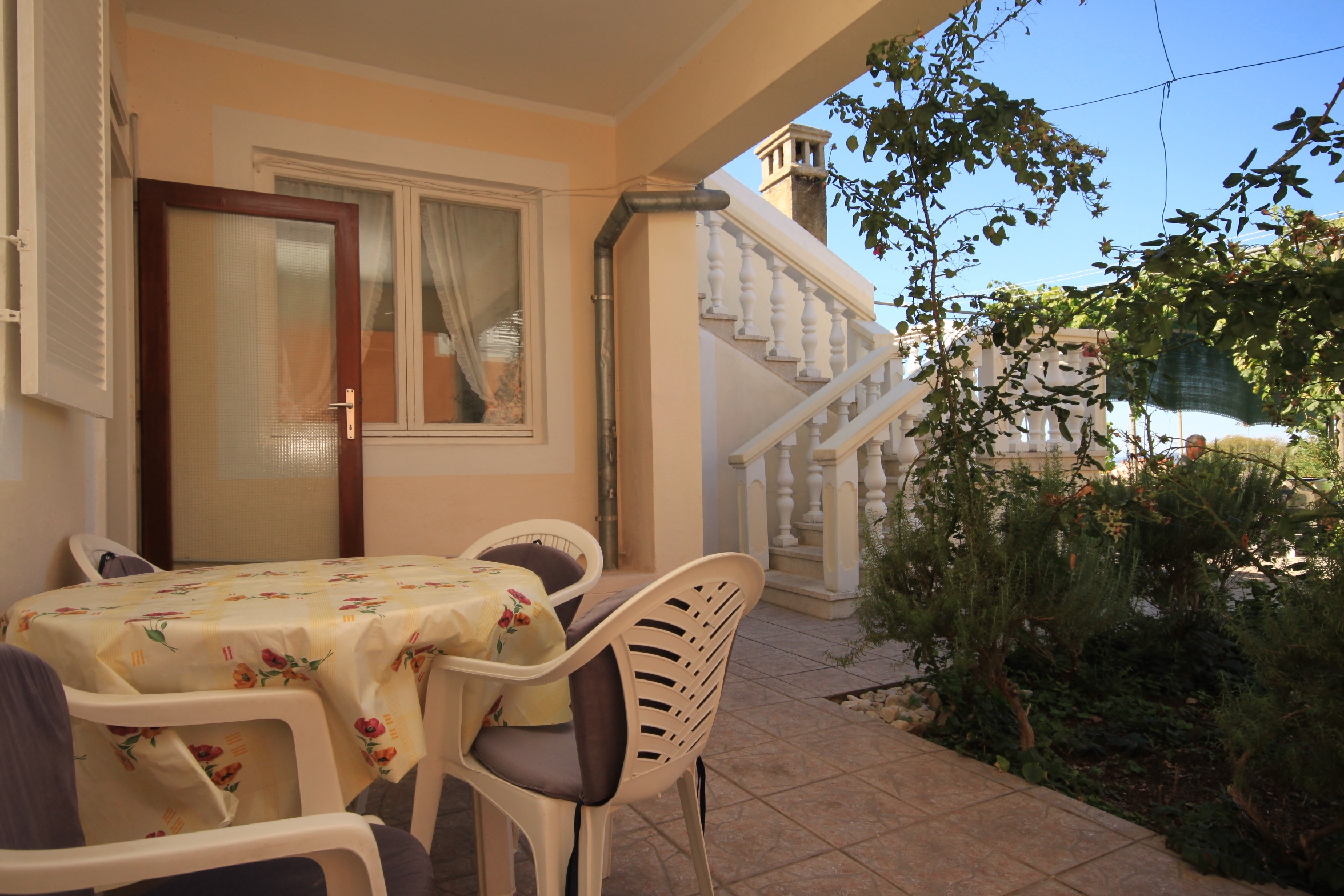 Four-bedroom house with terrace Lukoran, Ugljan (K-8385) Four-bedroom house with terrace Lukoran, Ugljan (K-8385)