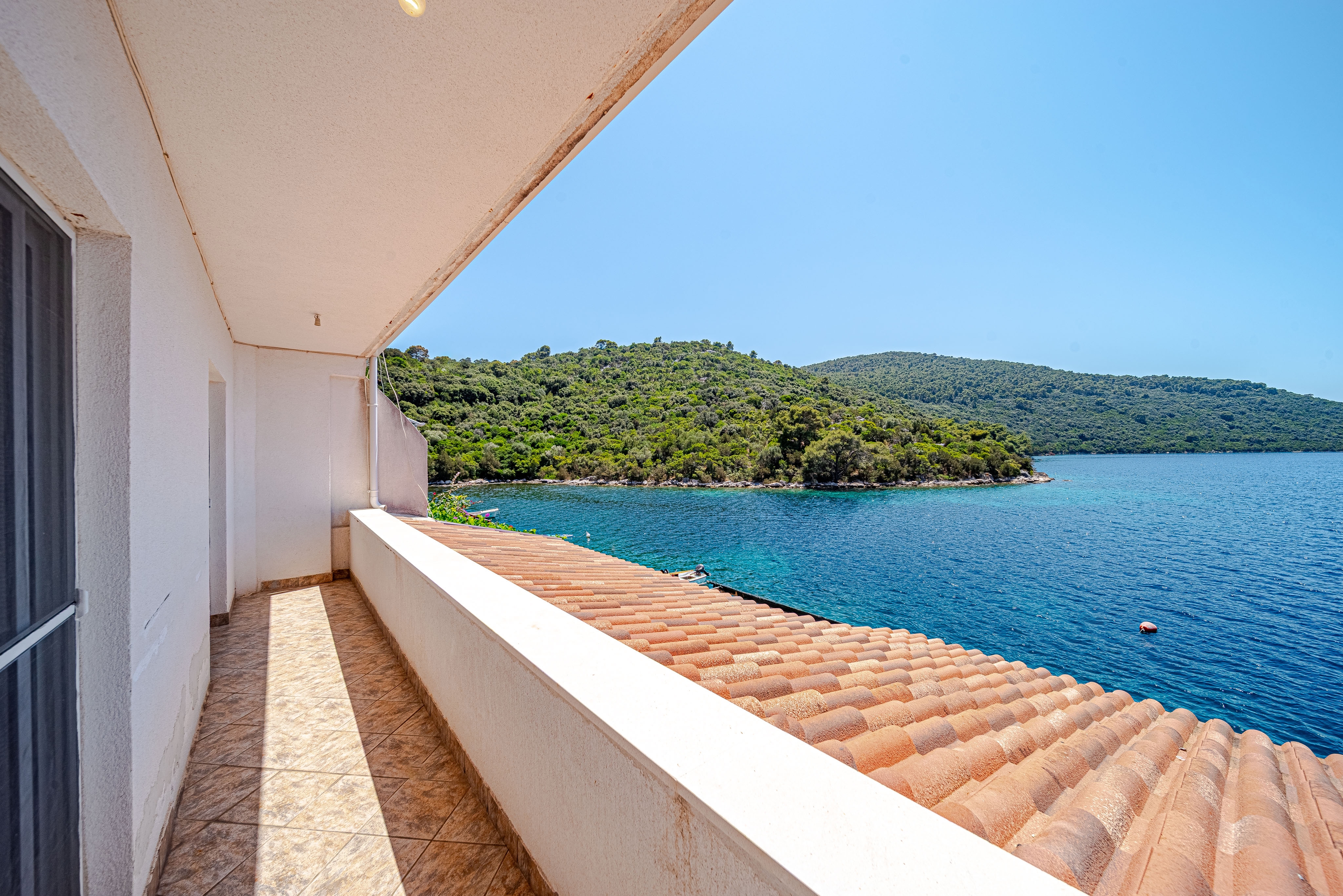 Two bedroom apartment near beach Pasadur, Lastovo  A-a