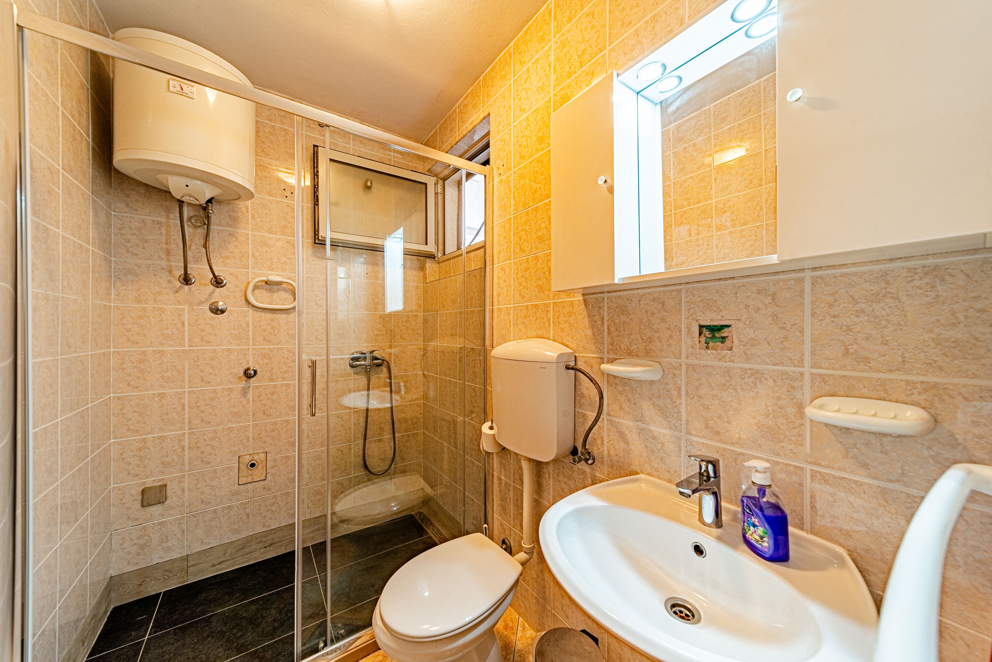 Two bedroom apartment near beach Pasadur, Lastovo  A-a