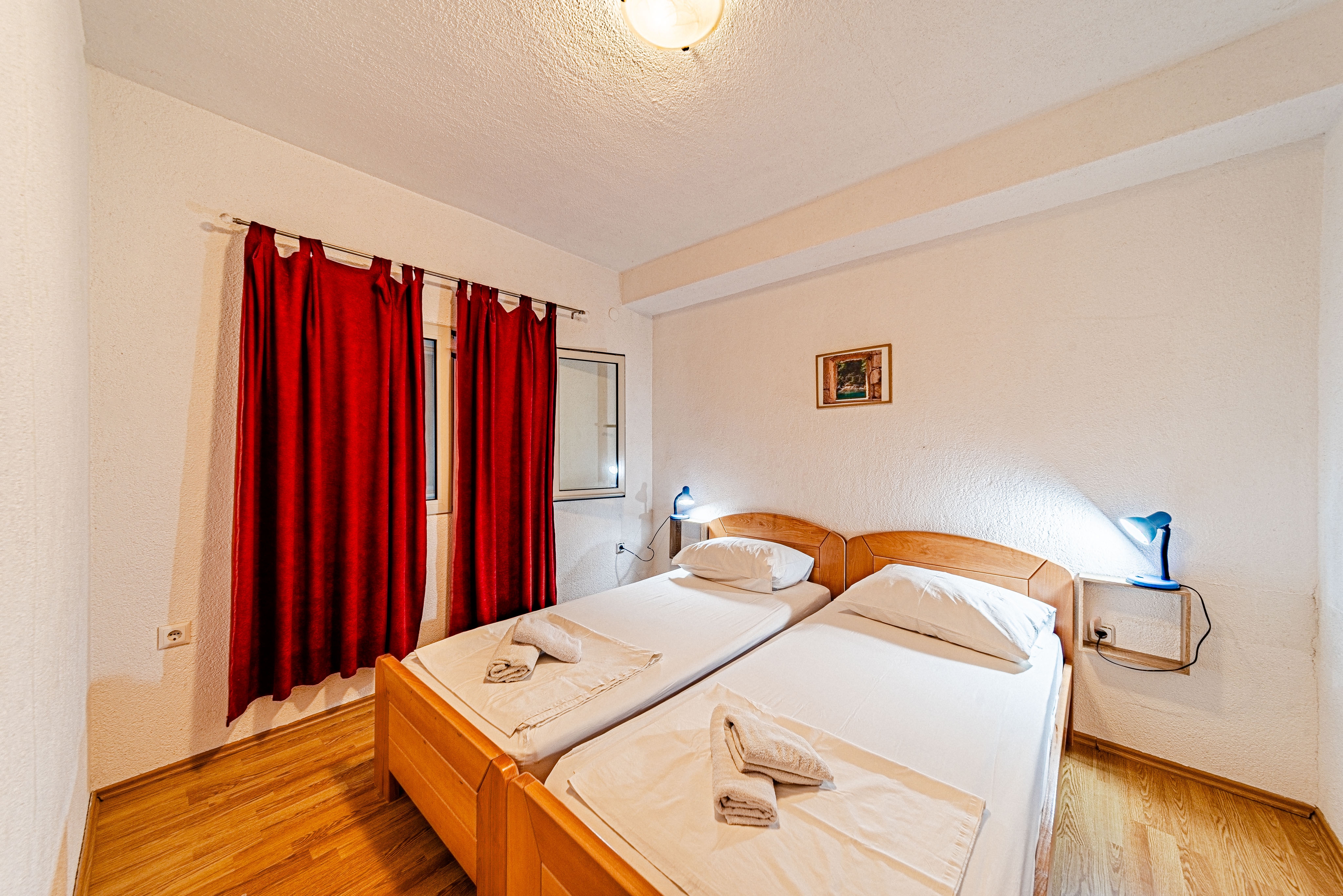 Two bedroom apartment near beach Pasadur, Lastovo  A-a