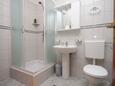 Ванная комната Zaklopatica, Ванная комната в размещении типа apartment, Домашние животные допускаются и WiFi.