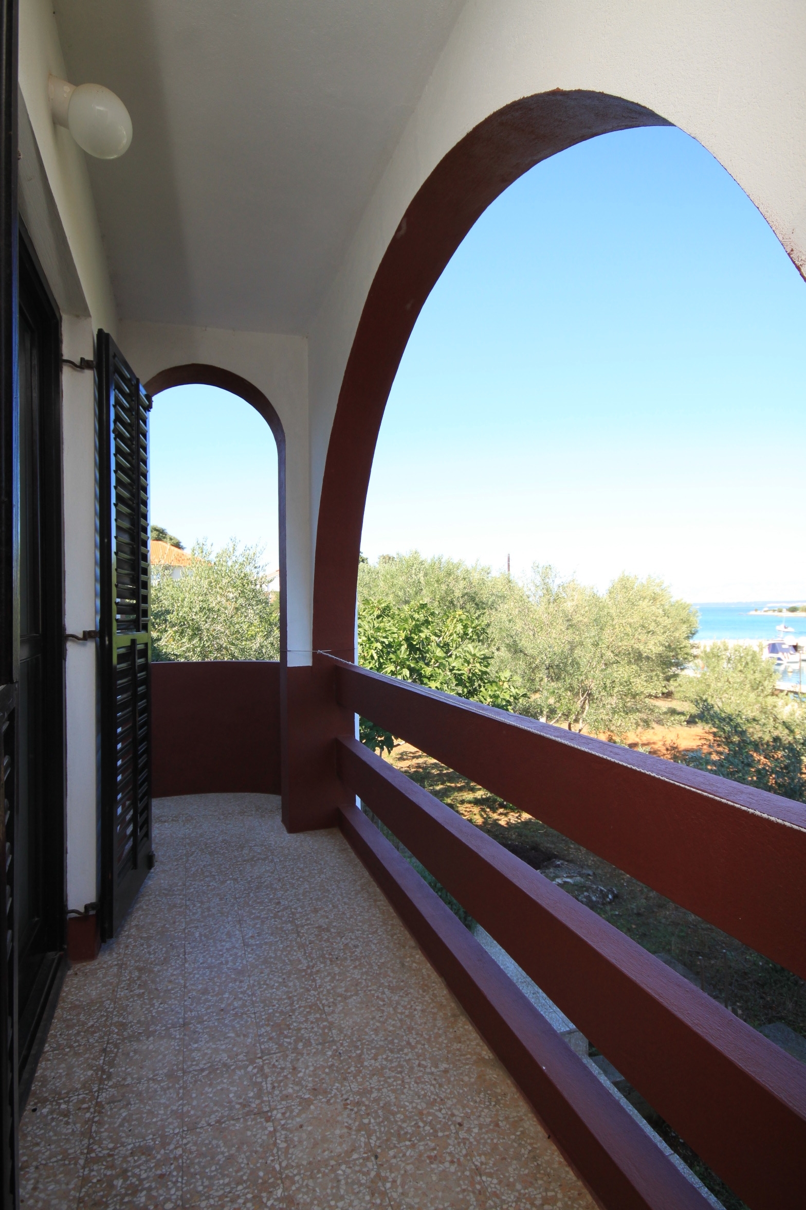 Two bedroom apartment near beach Lukoran, Ugljan  A-b