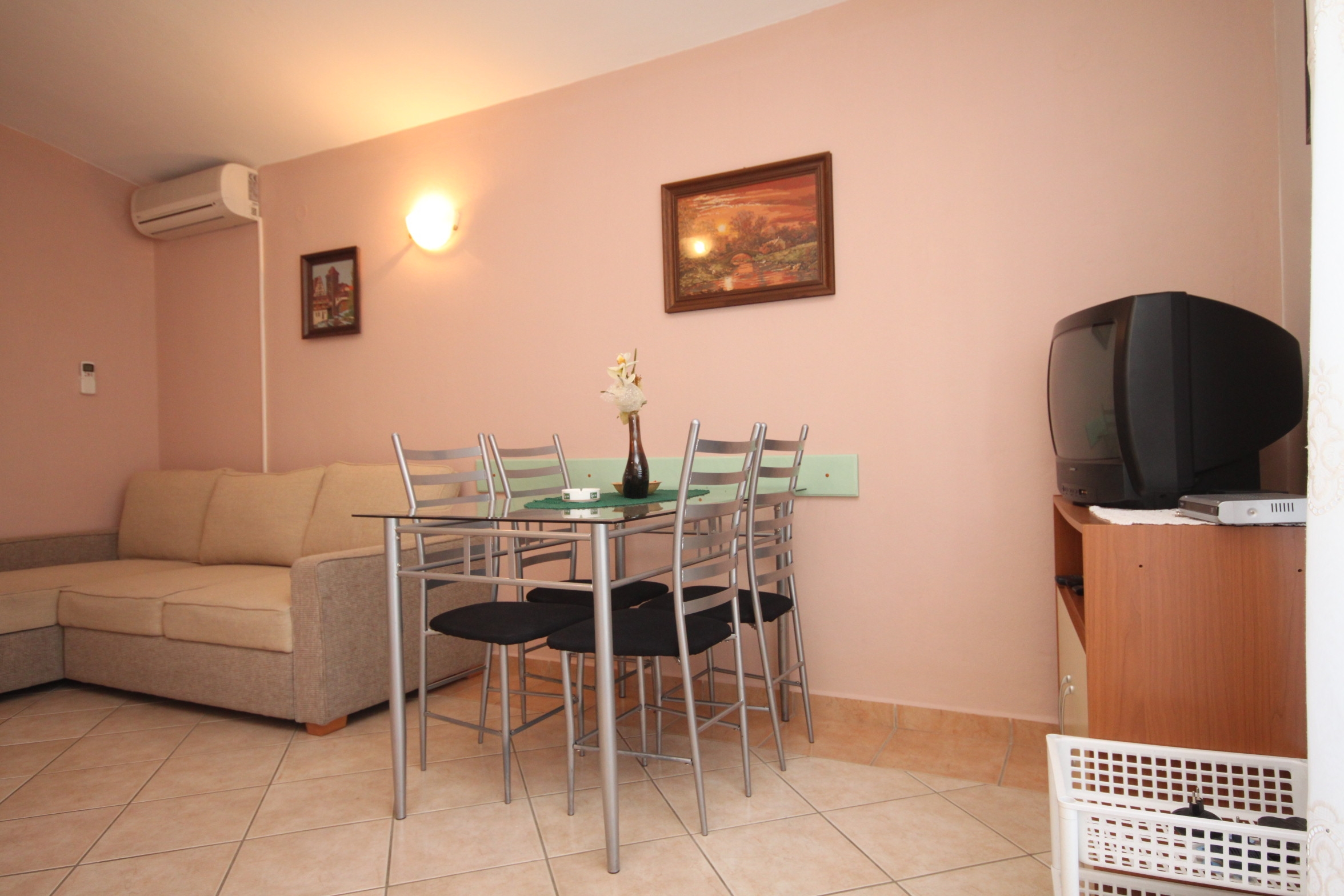 One bedroom apartment with balcony Kukljica, Ugljan  A-a
