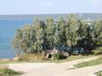 Neviđane, Pašman, Parking lot 8401 - Apartments near sea with pebble beach.