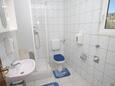 Ванная комната Kukljica, Ванная комната в размещении типа apartment, Домашние животные допускаются и WiFi.