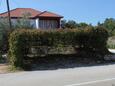 Parking lot Ugljan, Ugljan, Parking lot 8404 - Apartments with pebble beach.