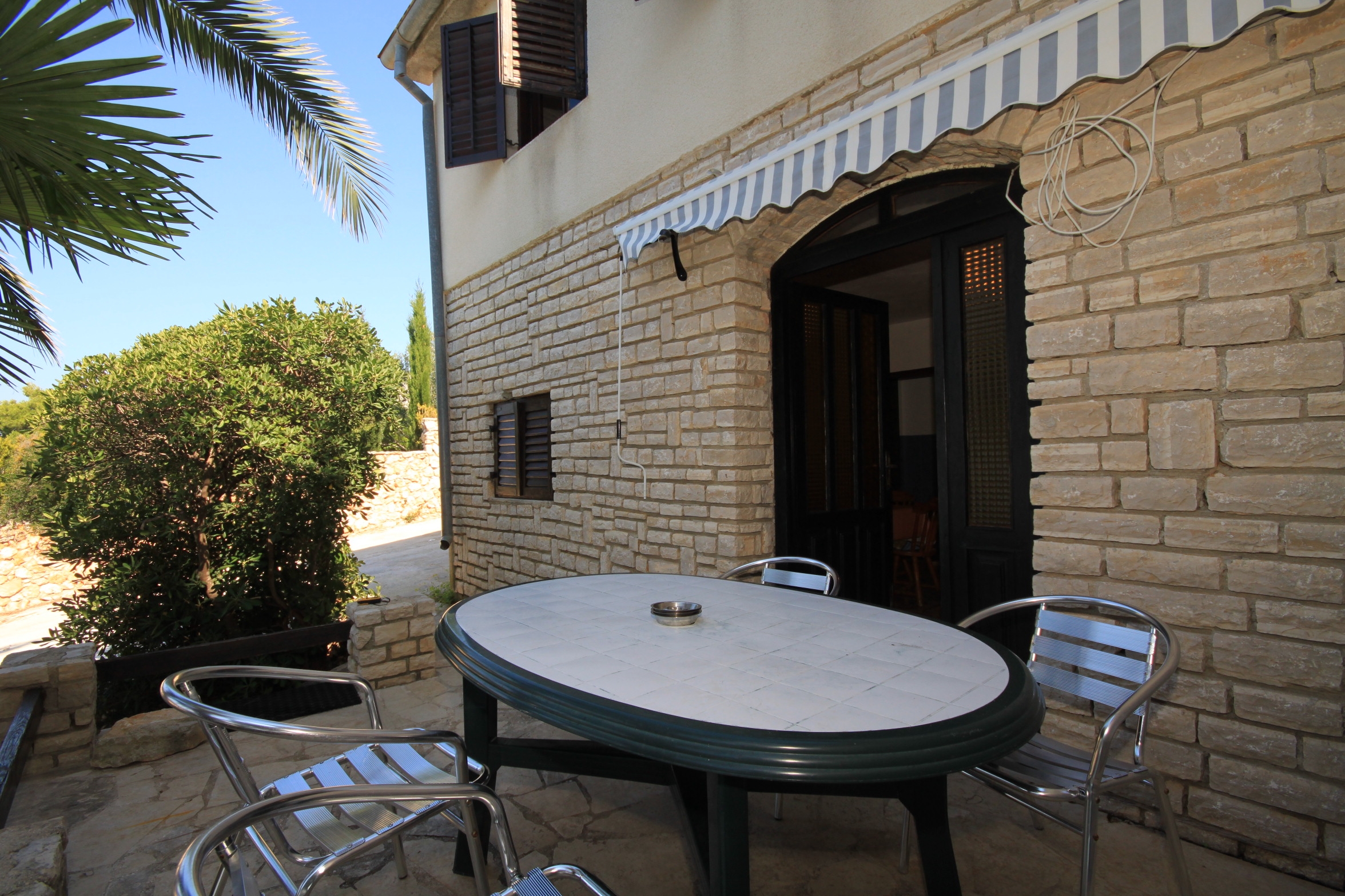 Three bedroom apartment near beach Ždrelac, Pašman  A-a
