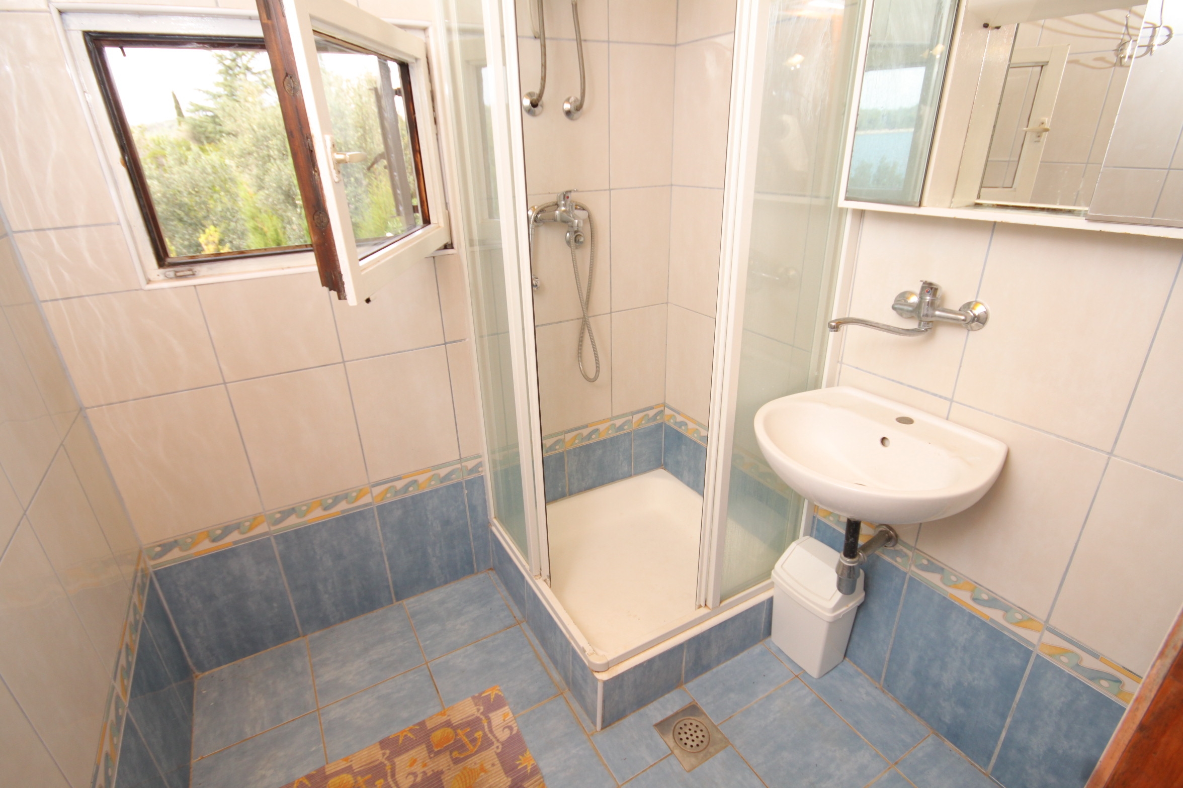 Four bedroom apartment near beach Ždrelac, Pašman  A-b