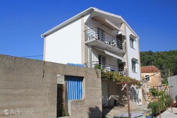 Property Kukljica, Ugljan, Property 8409 - Apartments with pebble beach.