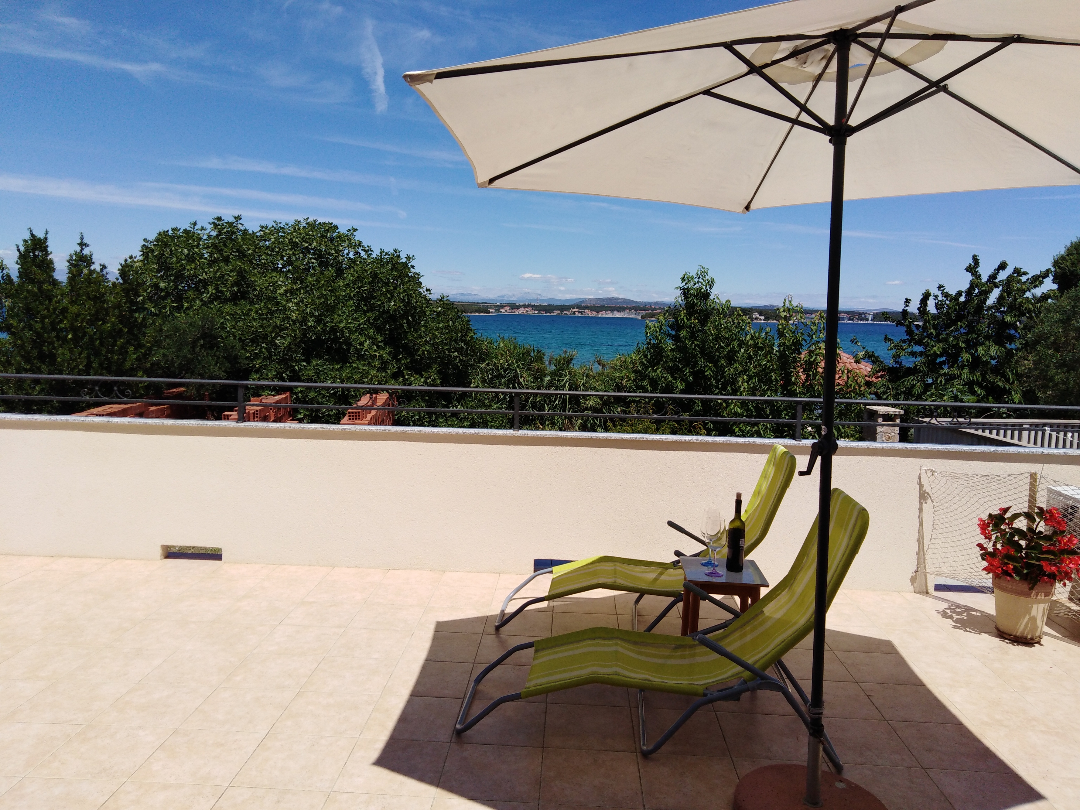 Three bedroom apartment with terrace and sea view Tkon (Pašman) (A-8410-a) Three bedroom apartment with terrace and sea view Tkon (Pašman) (A-8410-a)