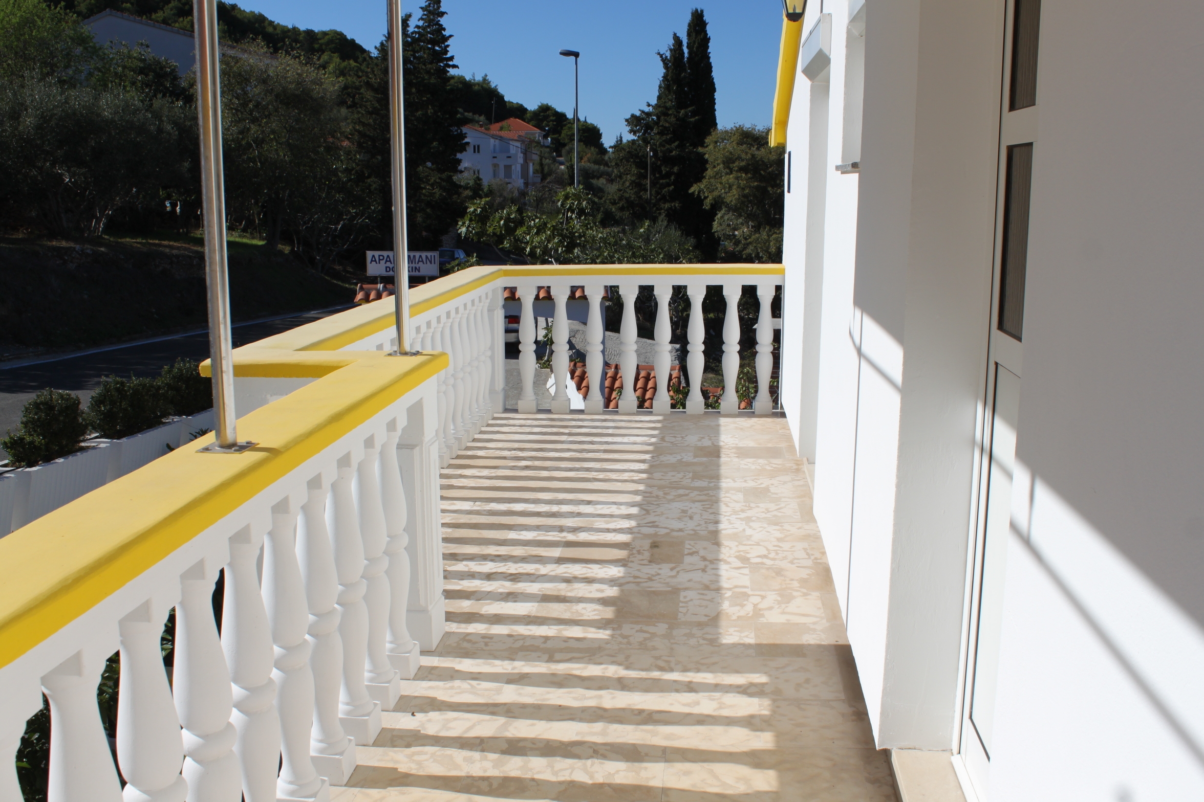 One bedroom apartment with terrace and sea view Preko, Ugljan  A-b