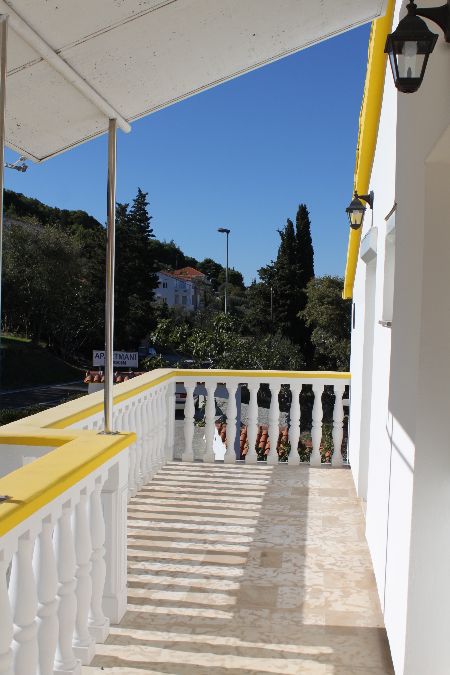 One bedroom apartment with terrace and sea view Preko, Ugljan  A-b