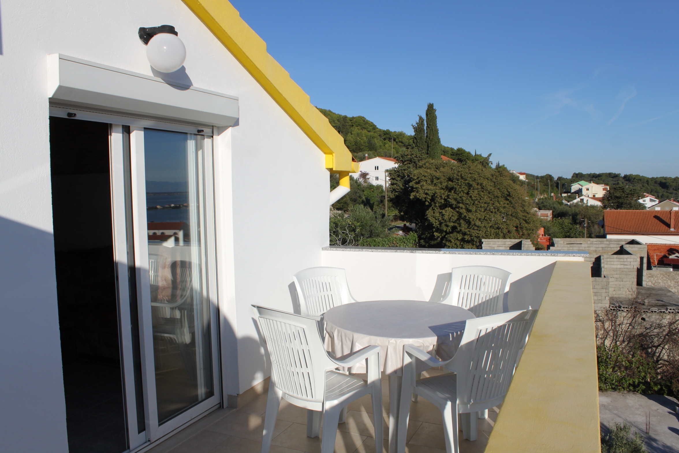 One bedroom apartment with terrace and sea view Preko, Ugljan  A-b