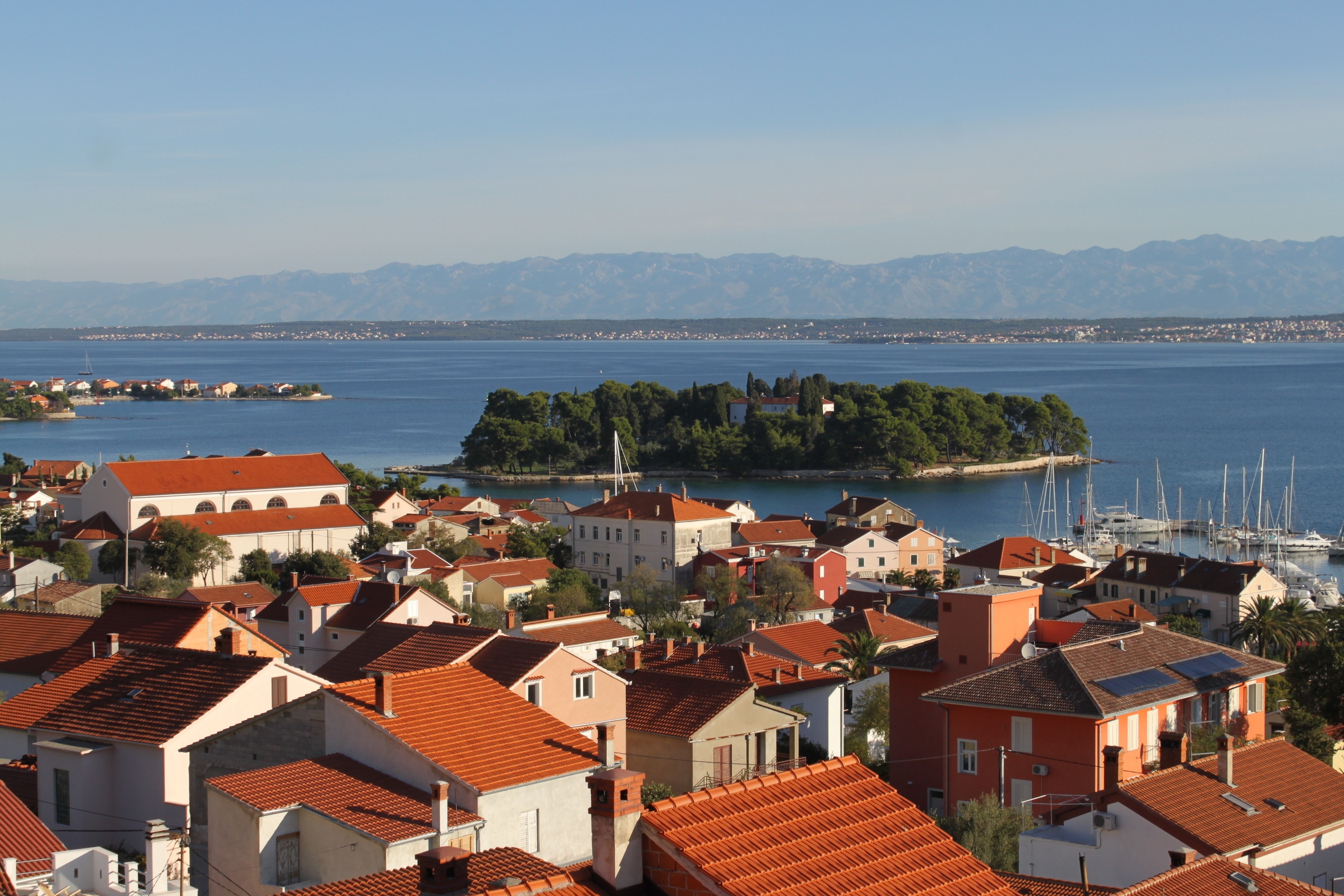 One bedroom apartment with terrace and sea view Preko, Ugljan  A-b