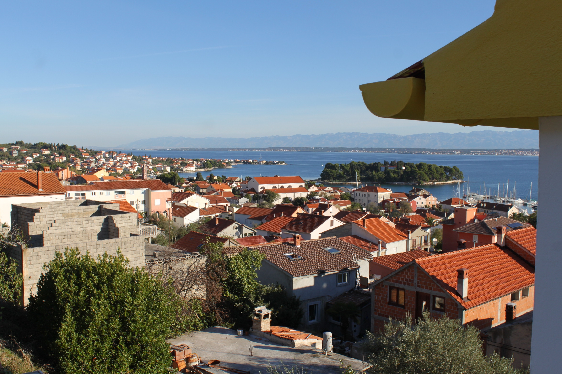 One bedroom apartment with terrace and sea view Preko, Ugljan  A-b