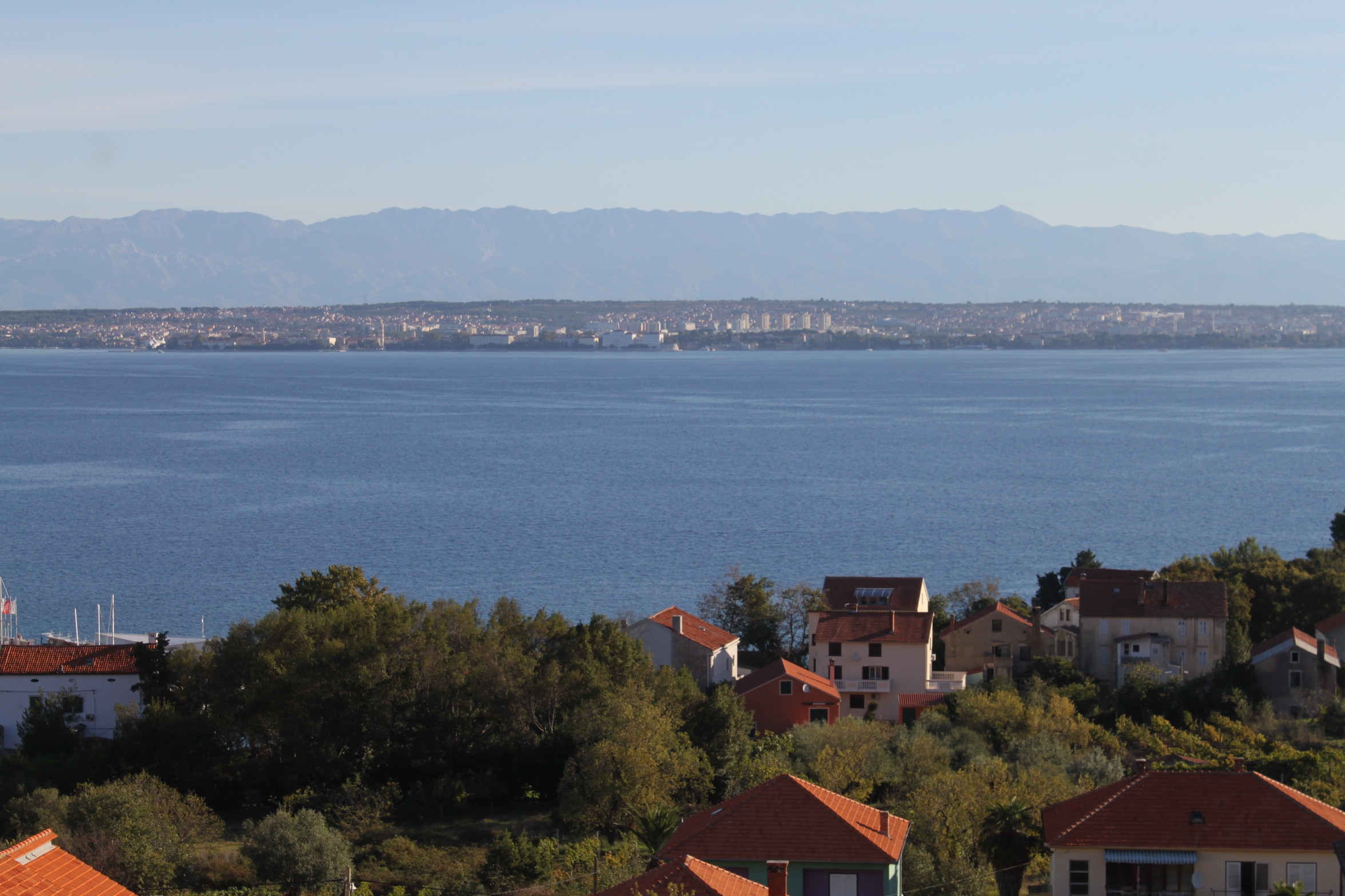 One bedroom apartment with terrace and sea view Preko, Ugljan  A-b