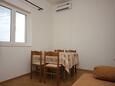 Dining room Preko, Dining room in the apartment, air condition available and WiFi.