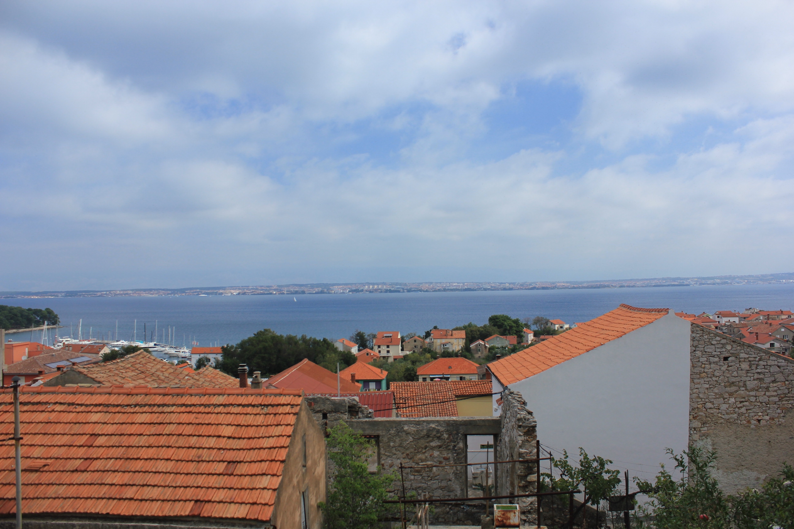 One bedroom apartment with terrace and sea view Preko, Ugljan  A-c