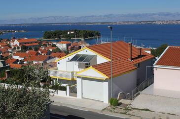 Objekt Preko, Ugljan, Objekt 8417 - Apartmaji s prodnato plažo.