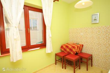 Dining room Preko, Dining room in the studio-apartment, dopusteni kucni ljubimci i WIFI.