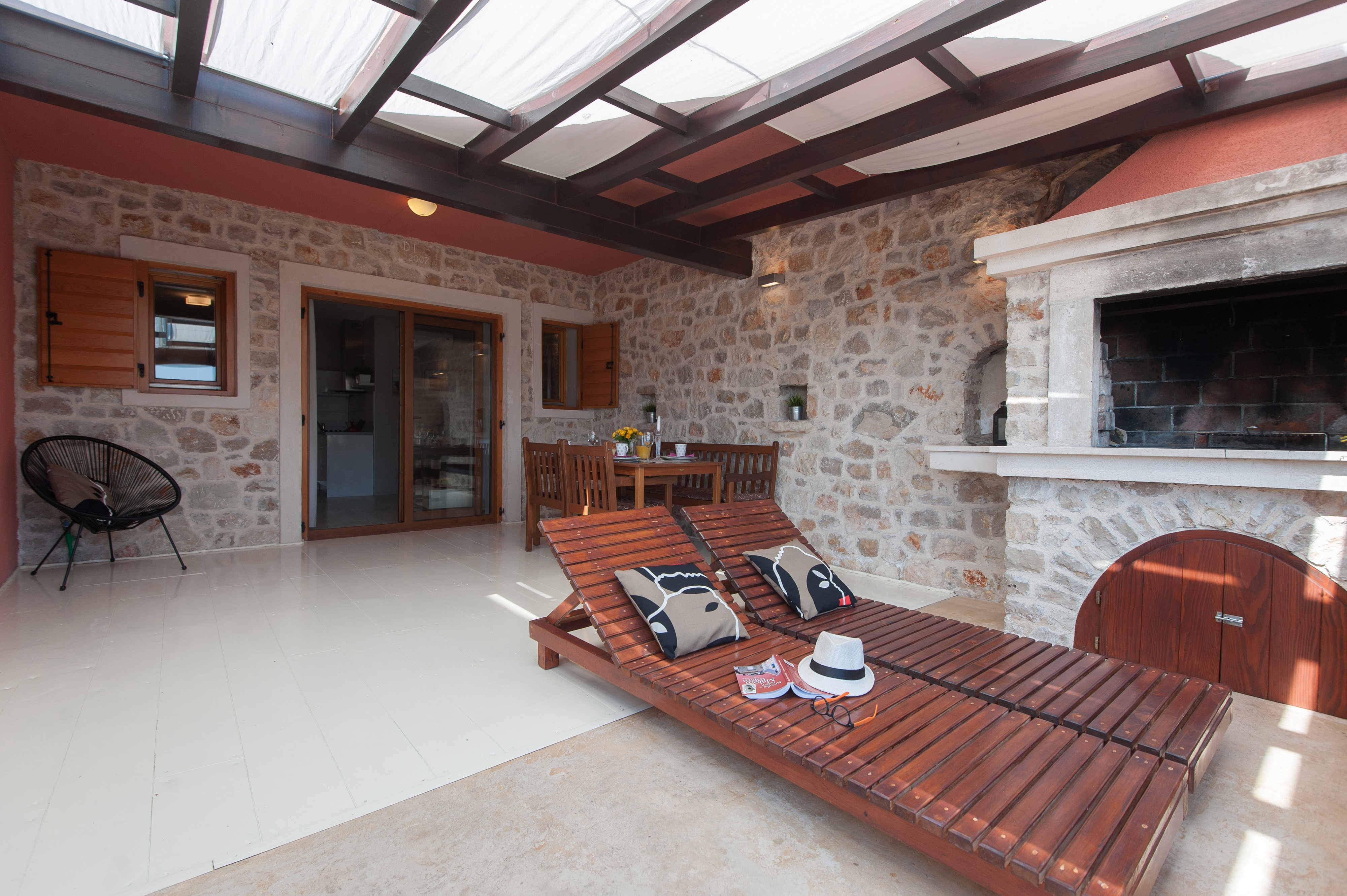 Two bedroom apartment near beach Poljana, Ugljan  A-a