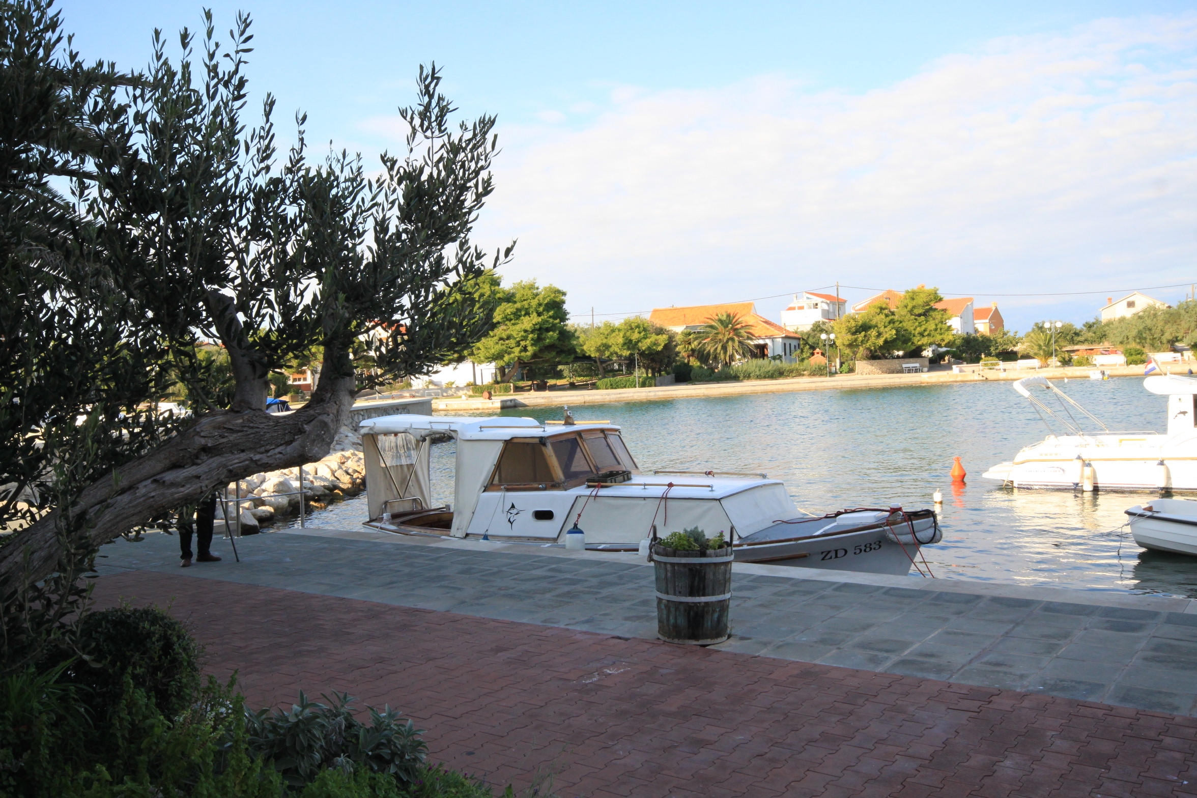Two bedroom apartment near beach Poljana, Ugljan  A-a