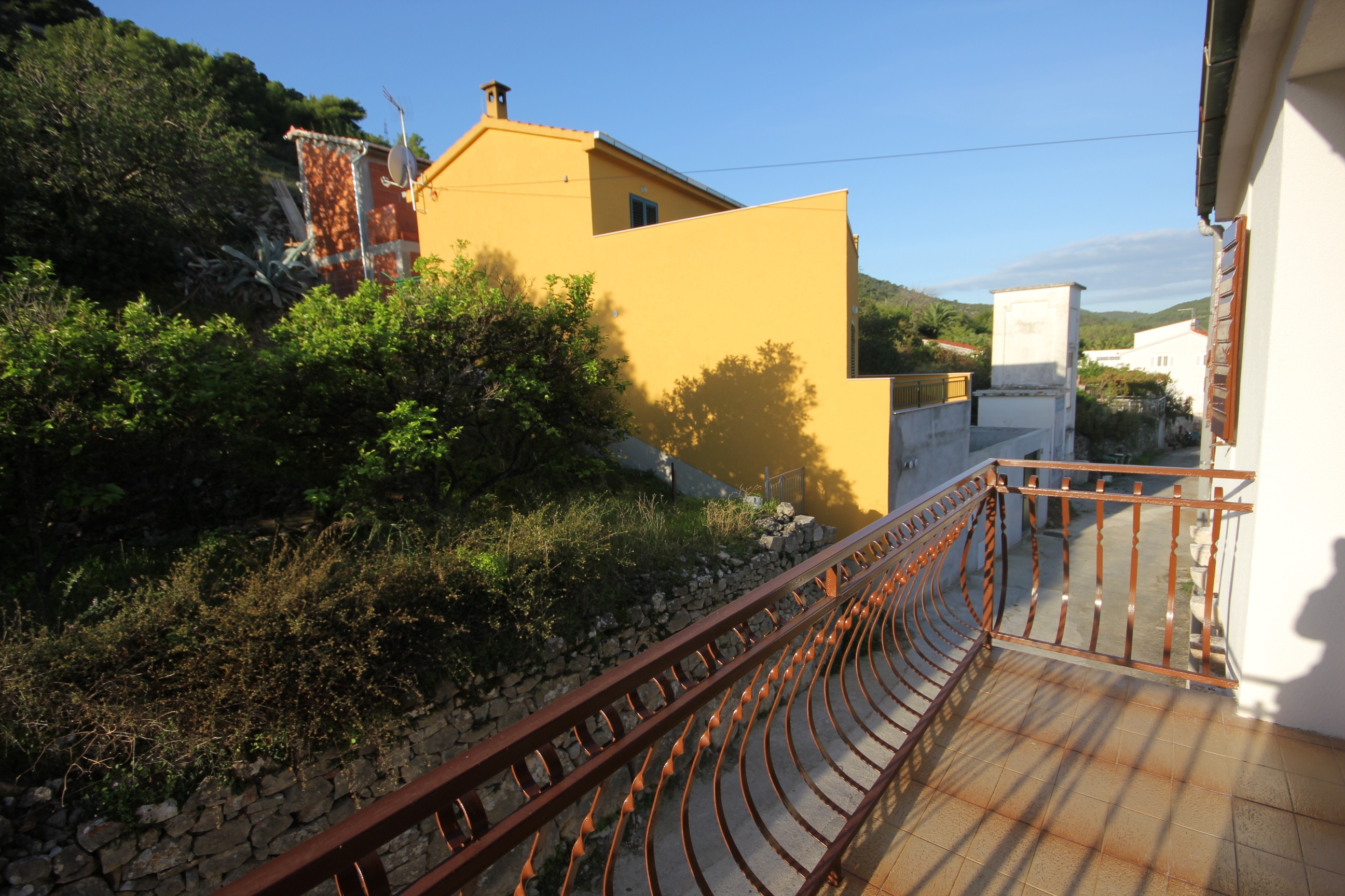 One bedroom apartment with balcony Vis (A-8435-a)