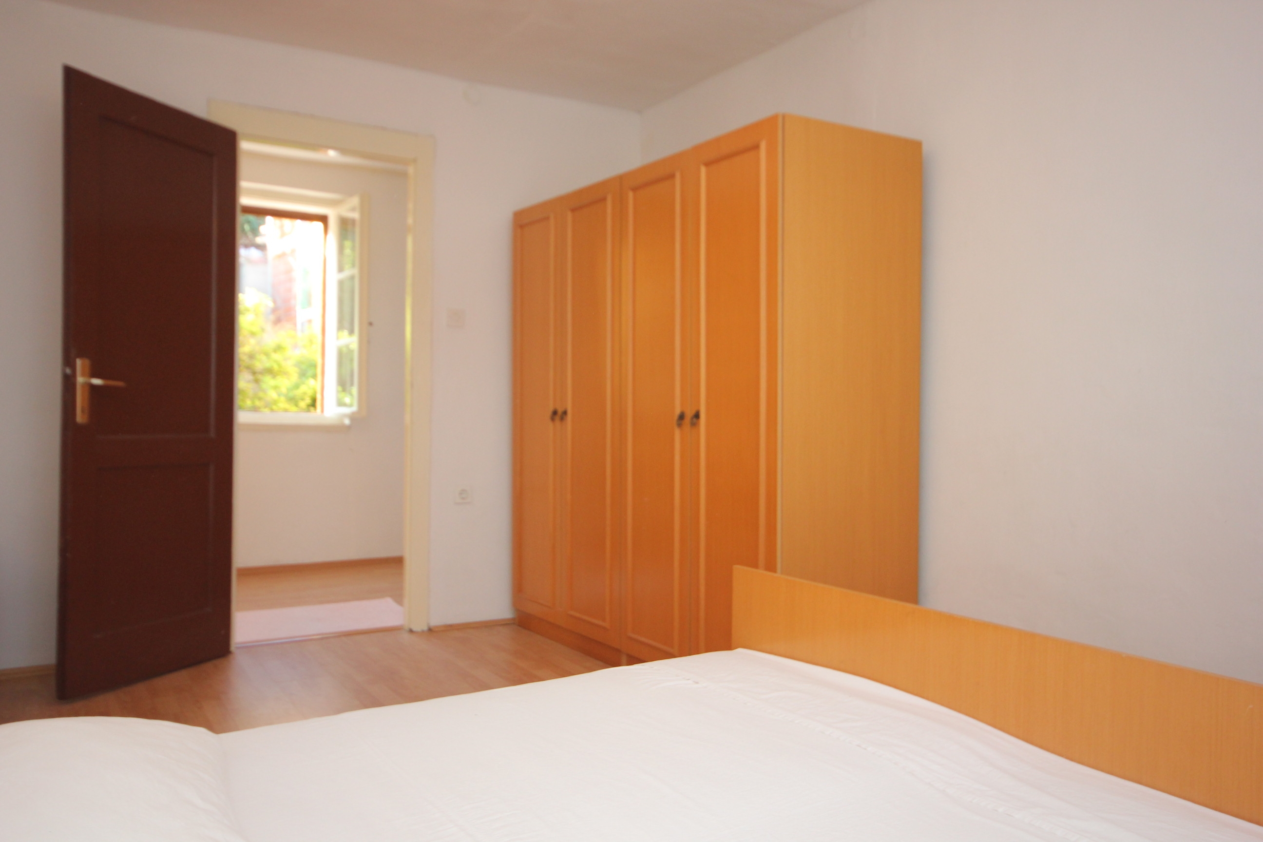 One bedroom apartment with balcony Vis (A-8435-a)