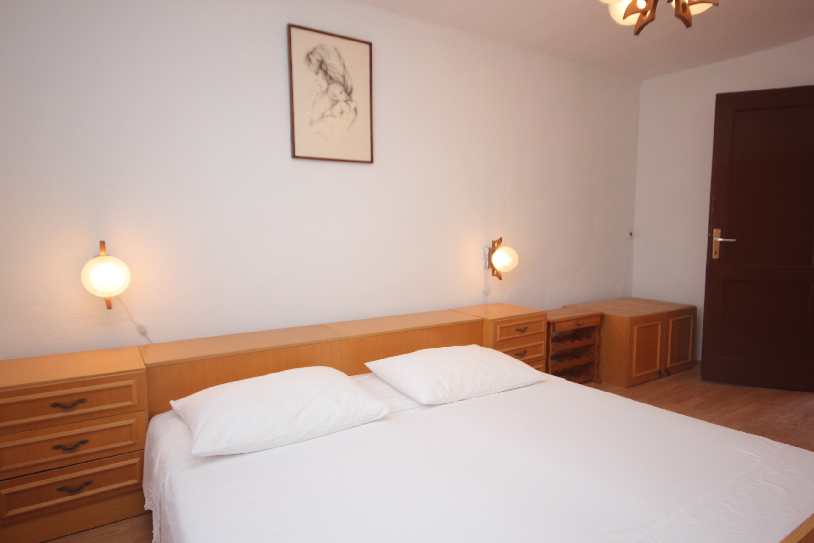 One bedroom apartment with balcony Vis (A-8435-a)