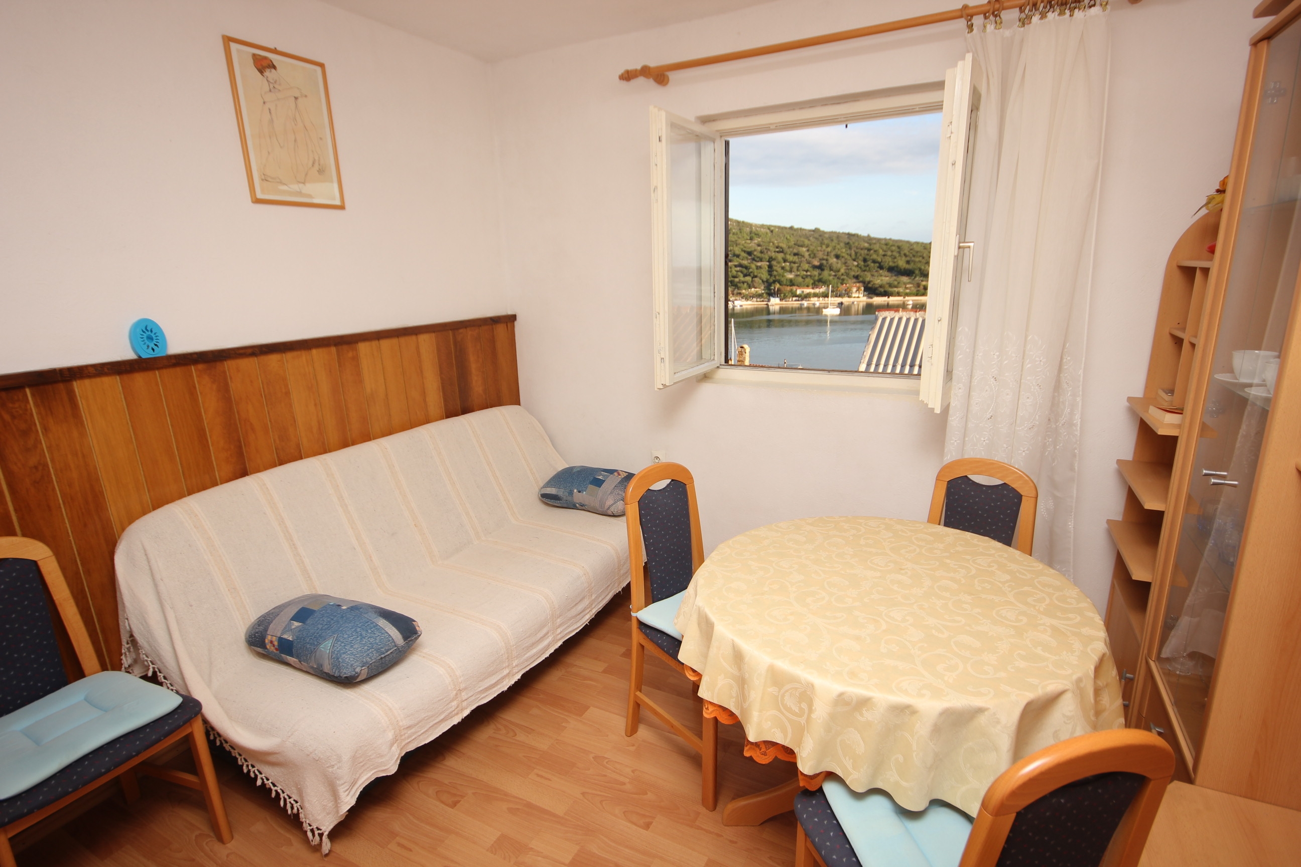 One bedroom apartment with balcony Vis (A-8435-a)