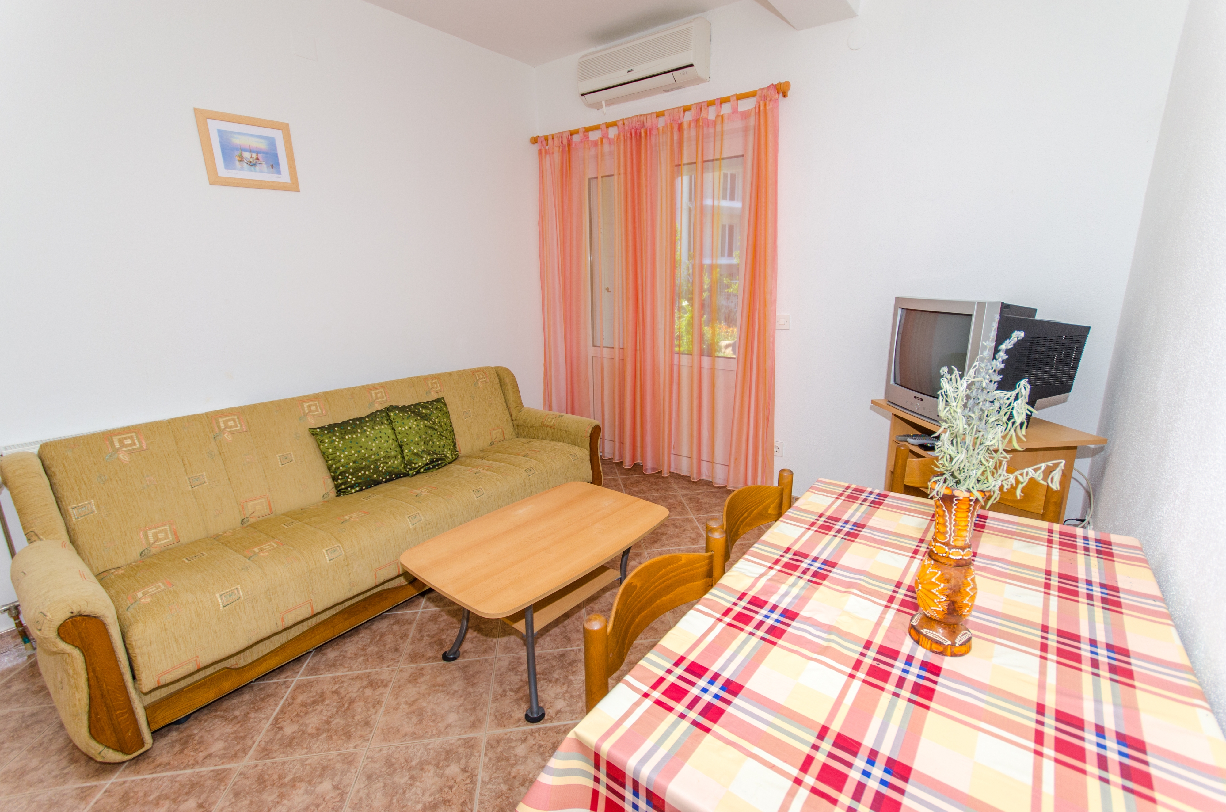 One bedroom apartment with terrace Okrug Gornji, Čiovo (A-8440-b)