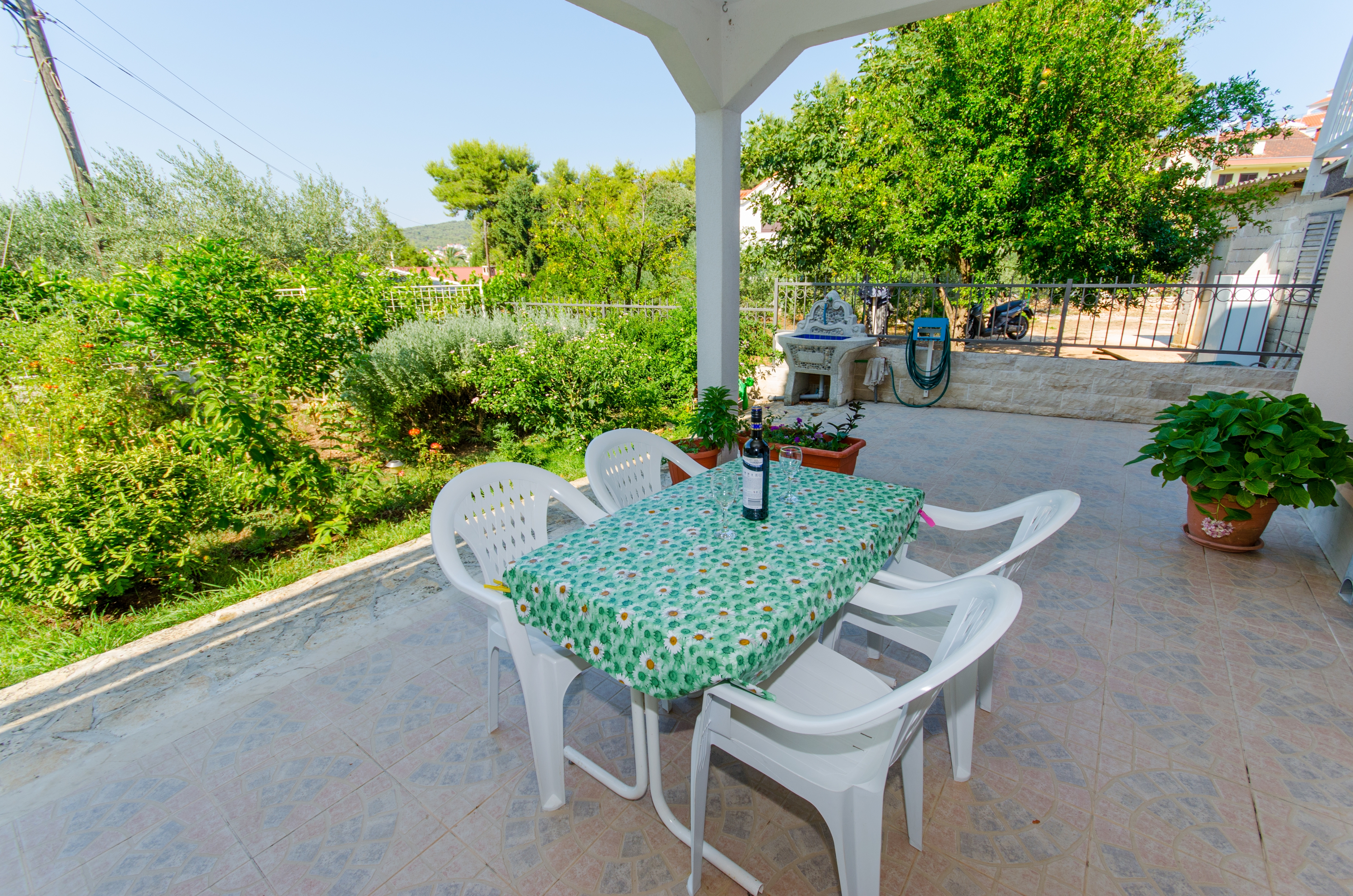 One bedroom apartment with terrace Okrug Gornji, Čiovo (A-8440-b) One bedroom apartment with terrace Okrug Gornji, Čiovo (A-8440-b)