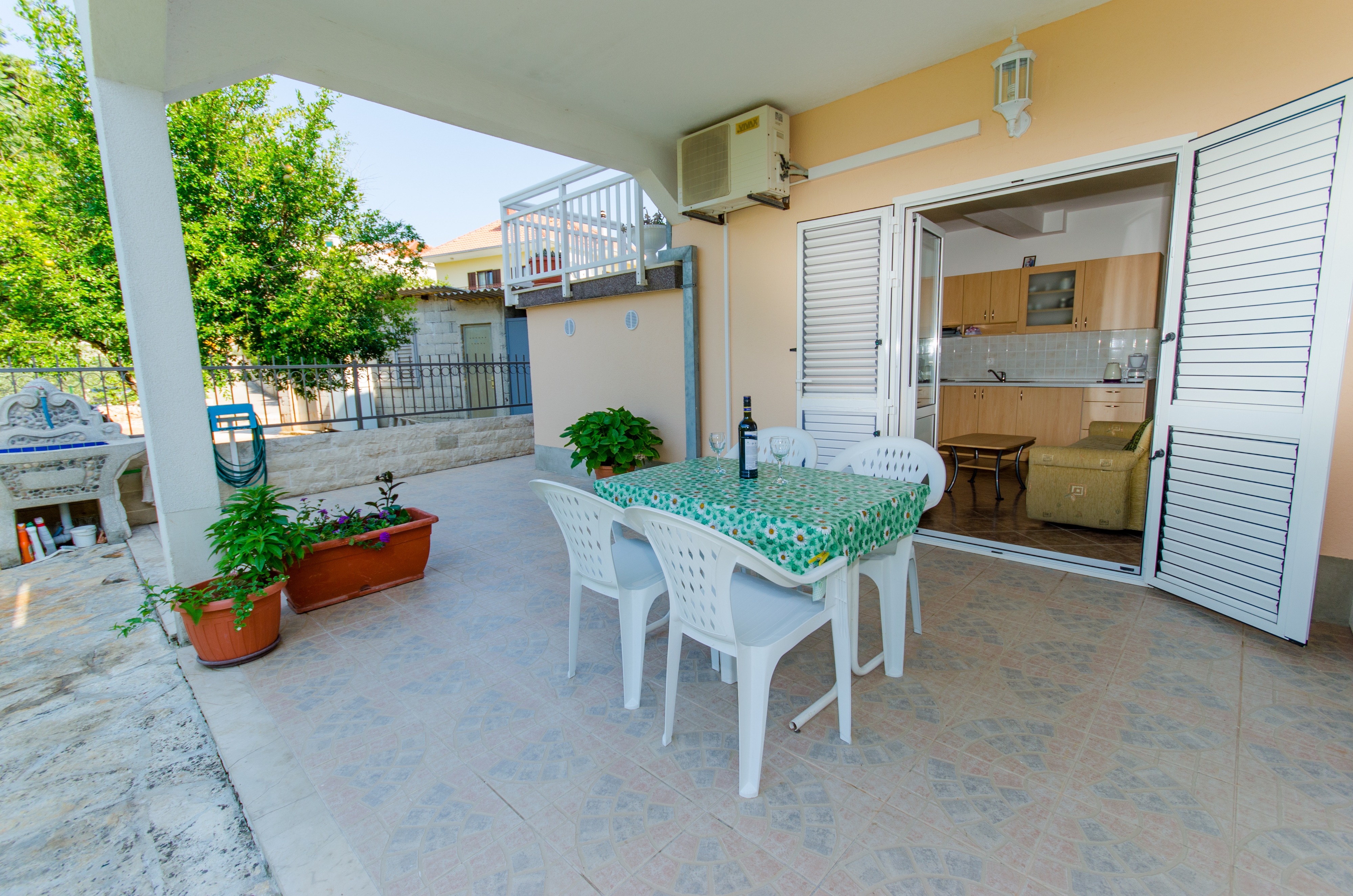 One bedroom apartment with terrace Okrug Gornji, Čiovo  A-b