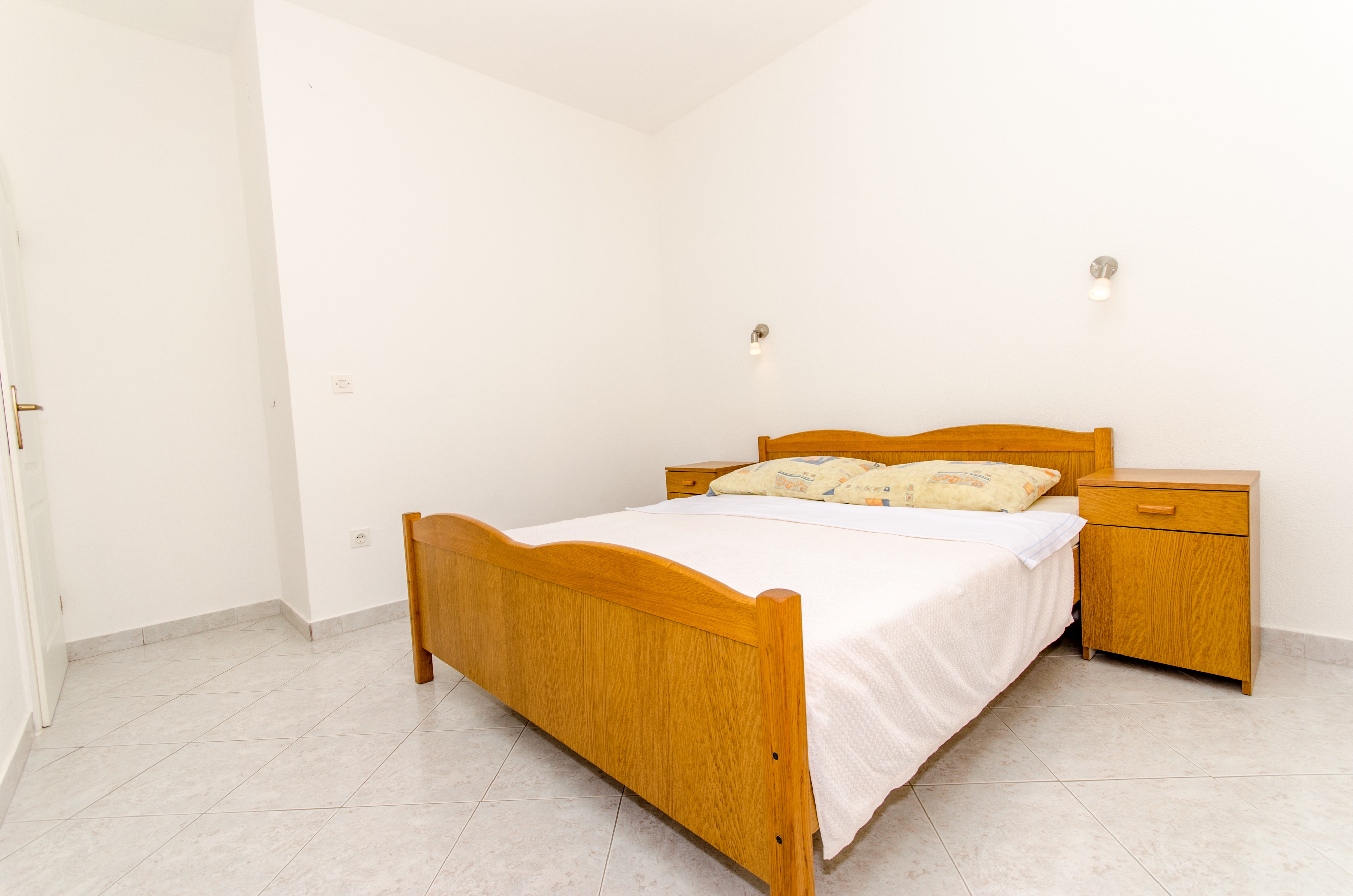 Two bedroom apartment with terrace and sea view Okrug Gornji, Čiovo (A-8440-d)