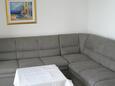 Podstrana, Sala de estar in the apartment, air condition available y WiFi.