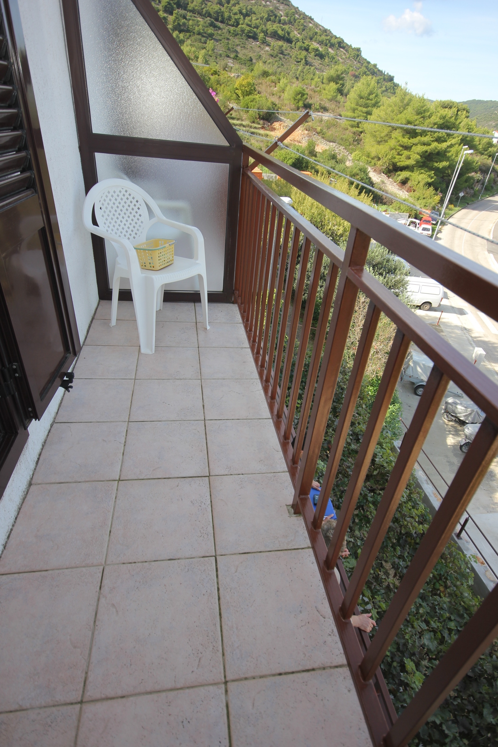 Two bedroom apartment with balcony and sea view Vis  A-a